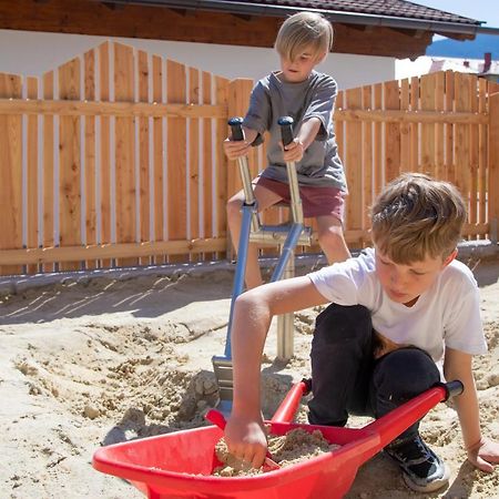 Hotel Tirolerhof - Familotel Zugspitze Ehrwald Bagian luar foto