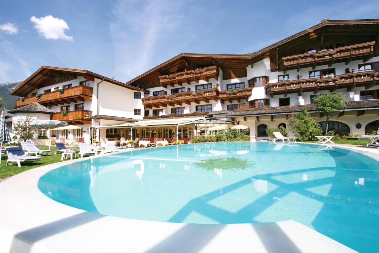 Hotel Tirolerhof - Familotel Zugspitze Ehrwald Bagian luar foto