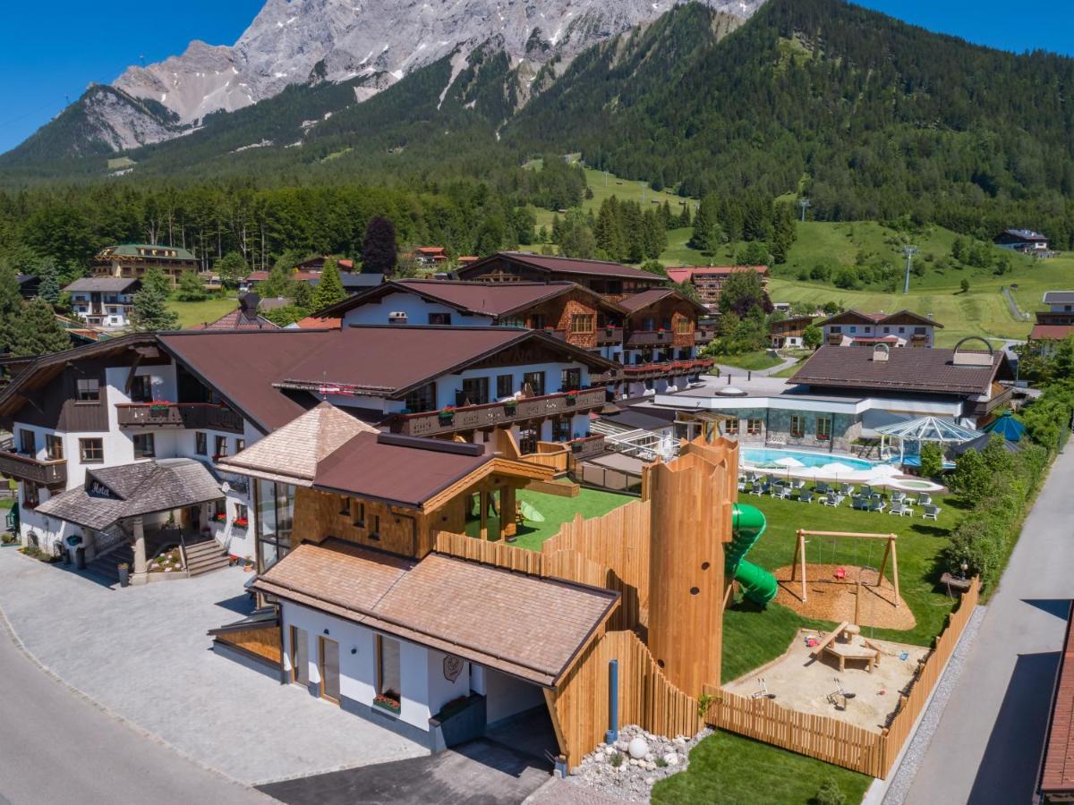 Hotel Tirolerhof - Familotel Zugspitze Ehrwald Bagian luar foto