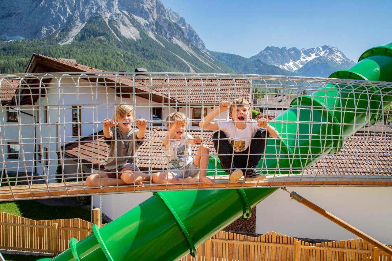Hotel Tirolerhof - Familotel Zugspitze Ehrwald Bagian luar foto