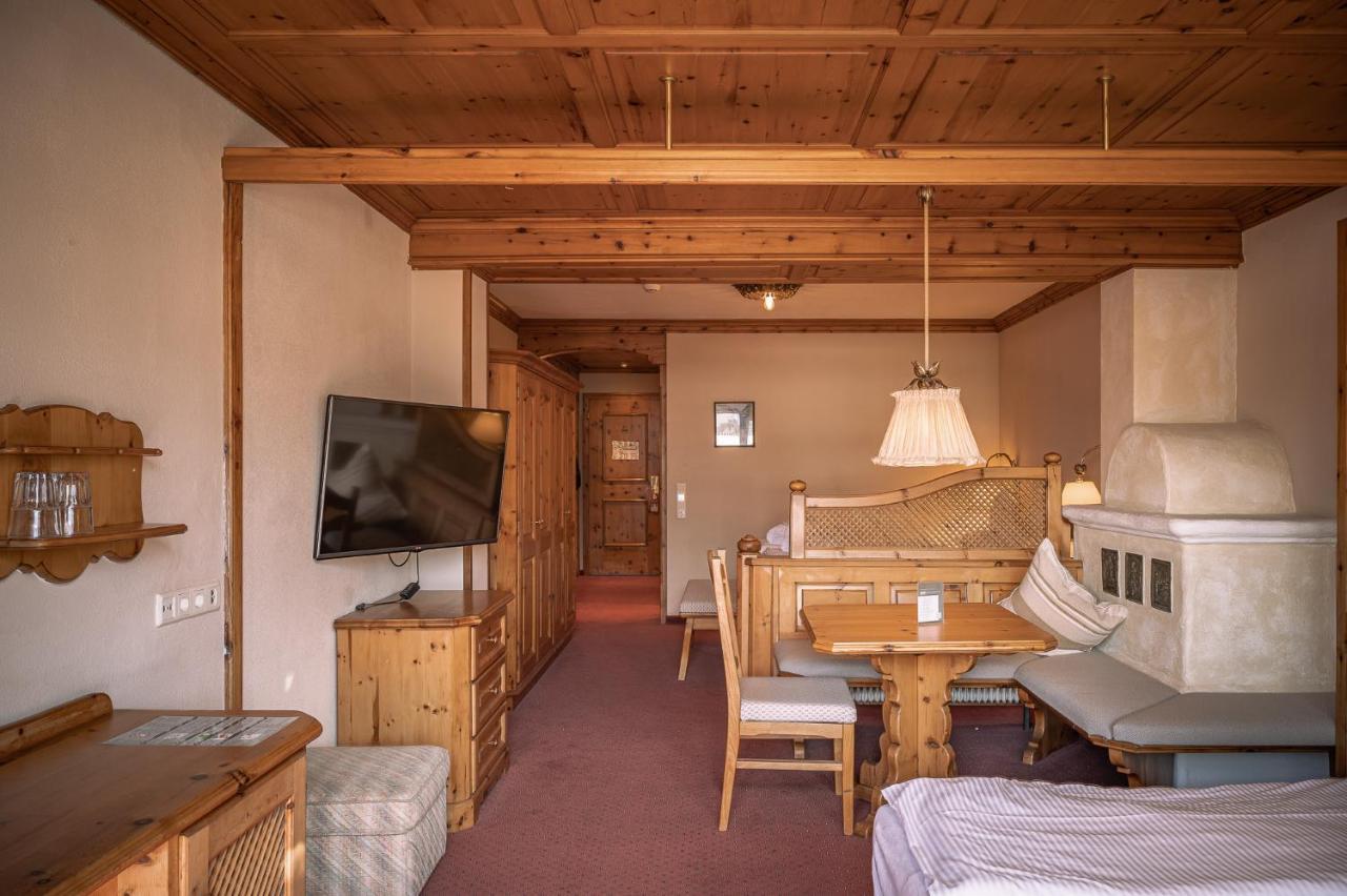 Hotel Tirolerhof - Familotel Zugspitze Ehrwald Bagian luar foto