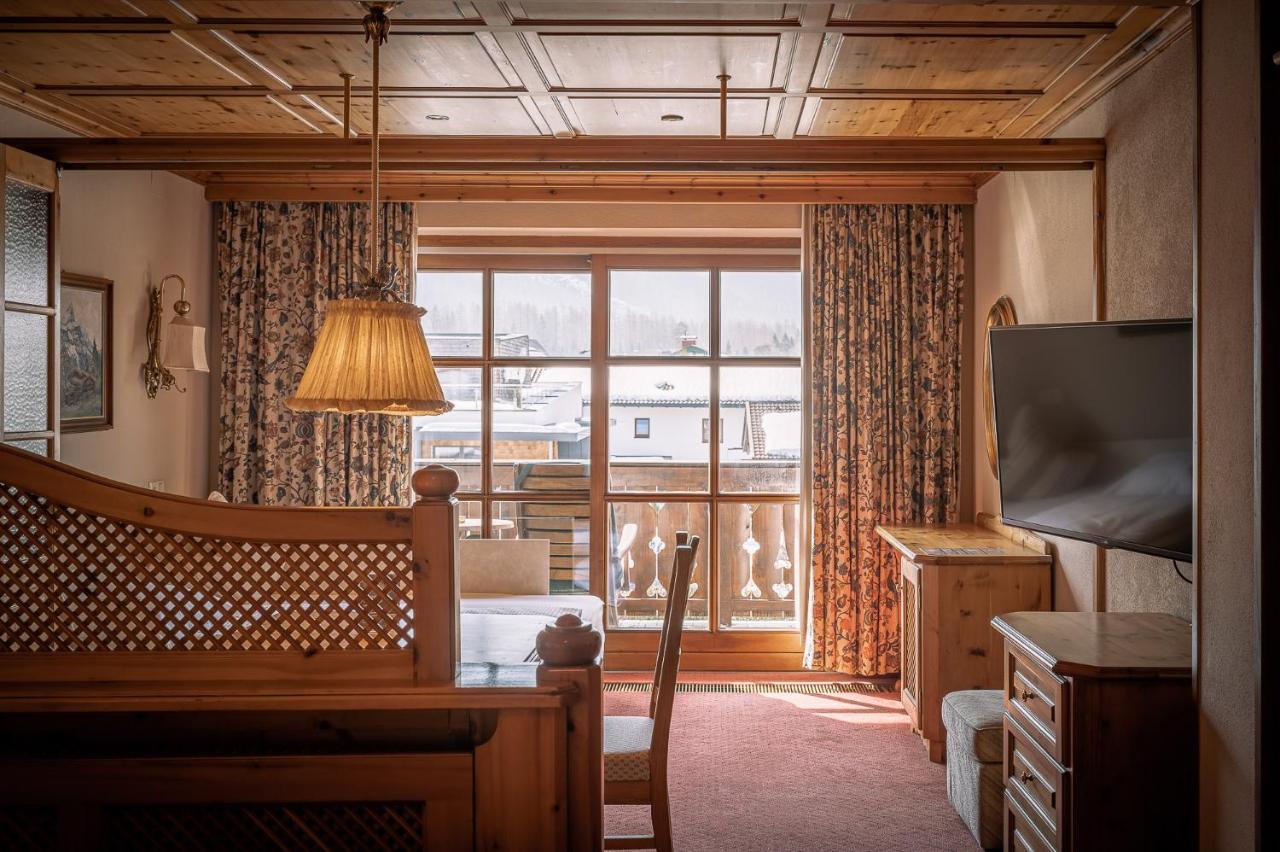 Hotel Tirolerhof - Familotel Zugspitze Ehrwald Bagian luar foto