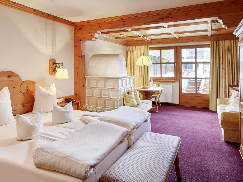 Hotel Tirolerhof - Familotel Zugspitze Ehrwald Bagian luar foto